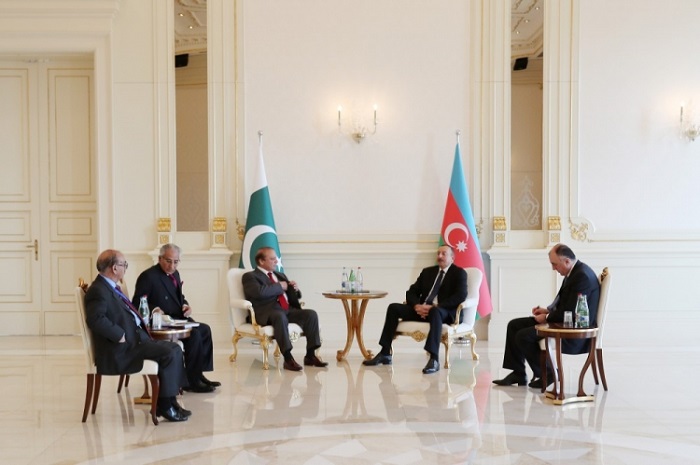 Azerbaijani president, Pakistani PM meet in narrow format 